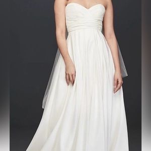 Size 12 Empire waist, ballgown wedding dress with pockets! NO ALTERATIONS DONE